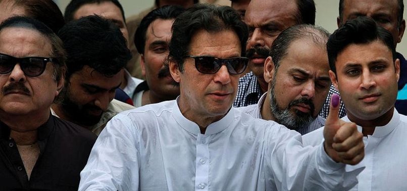 IMRAN KHAN SWORN IN AS PAKISTANS 22ND PRIME MINISTER