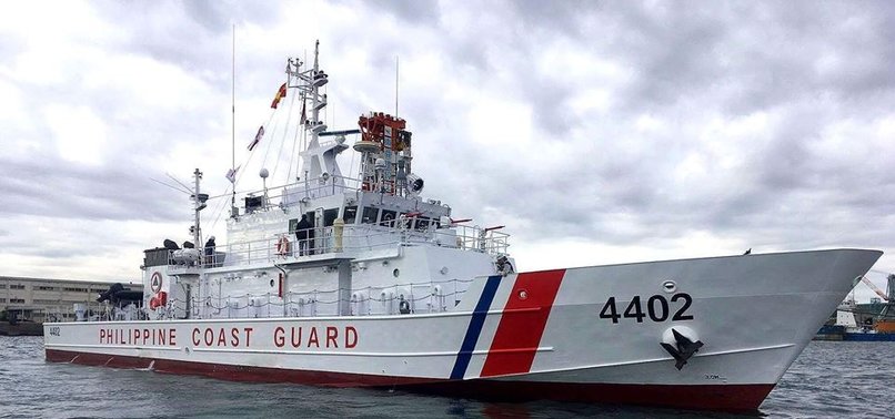 PHILIPPINE COAST GUARD DRIVES AWAY CHINESE WARSHIP FROM ITS TERRITORY