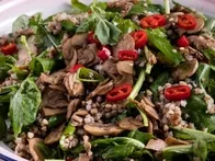 Karabuğdaylı Roka Salatası