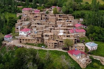 Bitlis’teki tarihi taş evler doğaseverlerin gözde rotalarından biri oldu