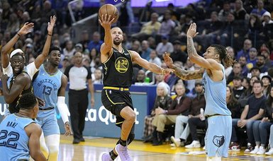 Curry, Thompson lead Warriors past Morant, Grizzlies 142-112