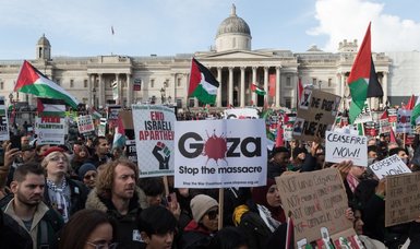 Tens of thousands gather in London in solidarity with Palestine