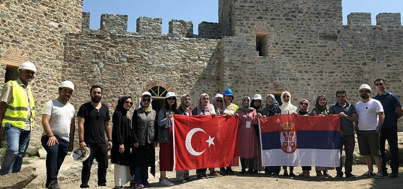 TURKISH STUDENTS VOLUNTEER IN SERBIA