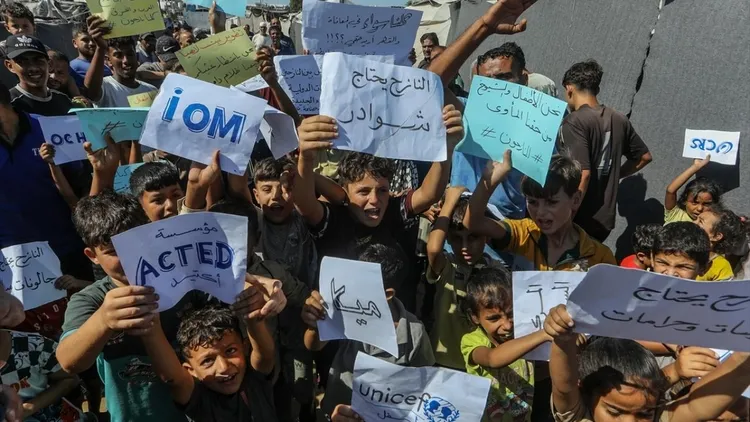 Palestinians in Khan Younis call for urgent aid
