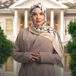 Deniz Uğur – Kimdir