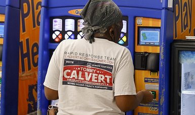 Powerball jackpot nears $1 billion as drawing for giant prize nears