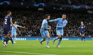Gabriel Jesus strike sinks PSG as Manchester City win group