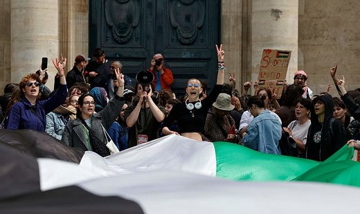 Students at Paris’ Sorbonne University show support for Palestine