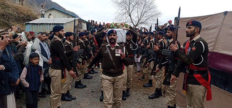 7 paramilitary troops killed, 43 injured in suicide bombing in southwest Pakistan