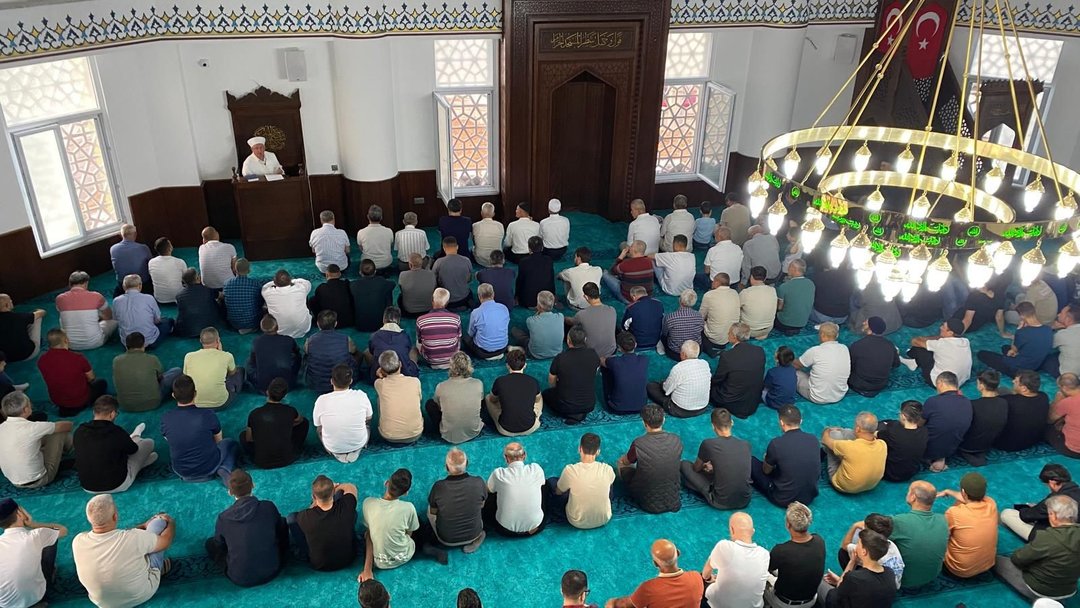 BAYRAM NAMAZINDA CAMİLER DOLDU