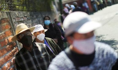 Mexico posts 3,098 new coronavirus cases, 450 more deaths