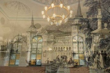 Boğazın gerdanına buse konduran aşı boyalı bir cami