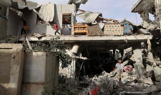 20 Palestinians killed in Israeli airstrikes on buildings in Rafah