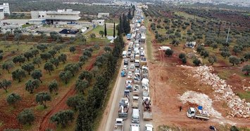 27,000 civilians flee Idlib due to regime attacks in past 4 days