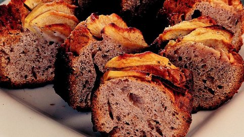 Peynirli Elmalı Kek