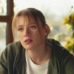Gizem Karaca  – Kimdir