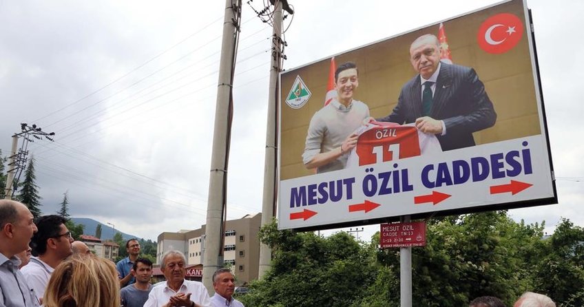 Hemşehrileri Mesut’a sahip çıktı