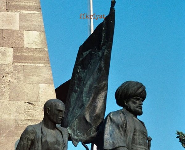 On altı gemilik küçük bir filo ile denize açıldı