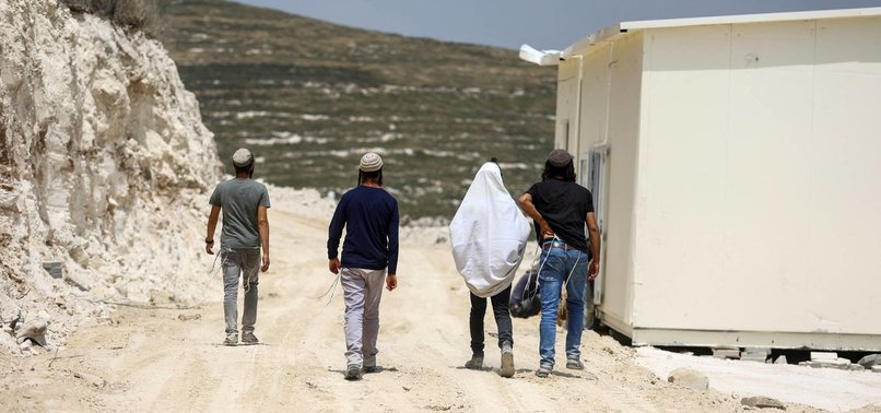 ISRAELI SETTLERS ERECT NEW OUTPOST IN WEST BANK AMID TENSION