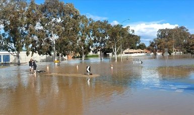 Australian states hit by heavy rain, flooding