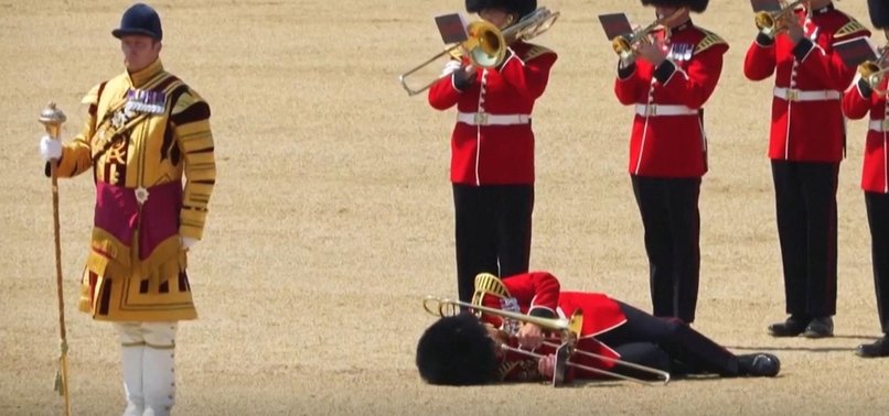 SWELTERING CONDITIONS LEAD TO BRITISH GUARDS FAINTING AT CEREMONY
