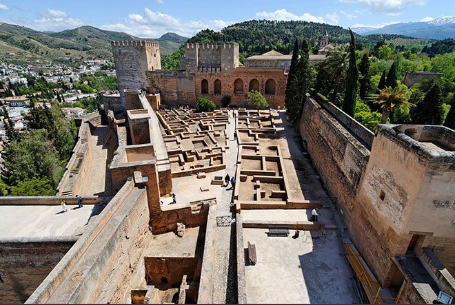 Şehir görünümünde inşa edilen İslam kaleleri