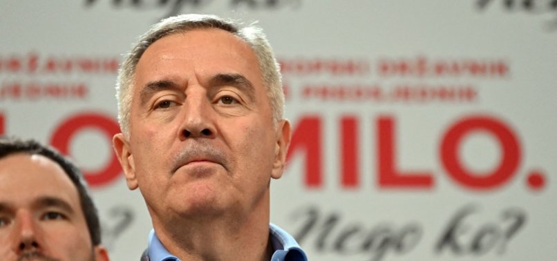 MONTENEGROS DJUKANOVIC TO RESIGN AS PARTY CHIEF