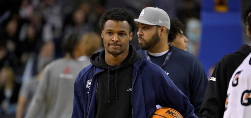 LeBron Jamess son, Bronny, suffers cardiac arrest during basketball practice LeBron Jamess son, Bronny, suffers cardiac arrest during basketball practice