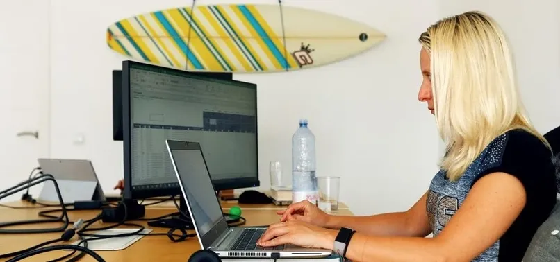 Muscle Computer Office Muscle and skeletal pain affects office workers more