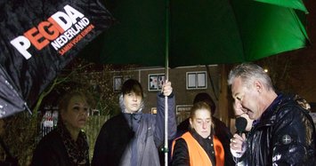 Pegida holds protest outside Utrecht mosque, insulting Islam