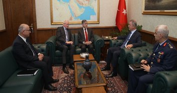 Turkish defense chief meets US Syria envoy