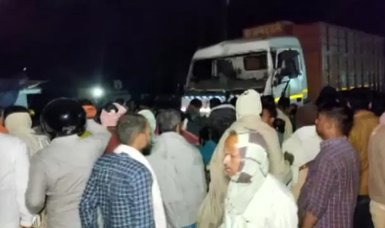 8 dead as truck ploughs into religious procession in India