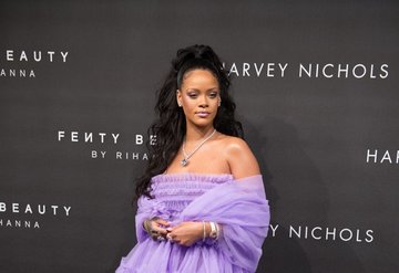 Rihanna, Fenty Skini piyasaya sürüyor