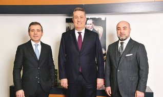 Üç çocukluk arkadaşının müthiş hikayesi