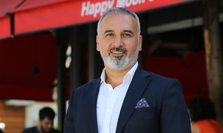 Gözünü bu kez yurt dışına çevirdi