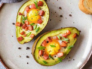 Fırında Pastırmalı Avokado