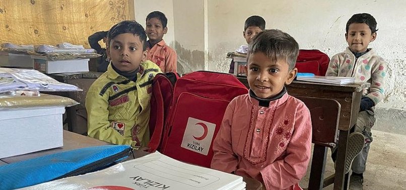 TURKISH RED CRESCENT DISTRIBUTES AID TO ROHINGYA STUDENTS IN PAKISTAN