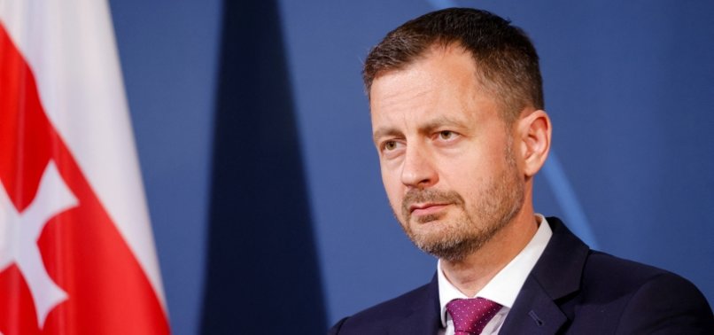 SLOVAKIAN GOVERNMENT LOSES MAJORITY AFTER MINISTERS QUIT