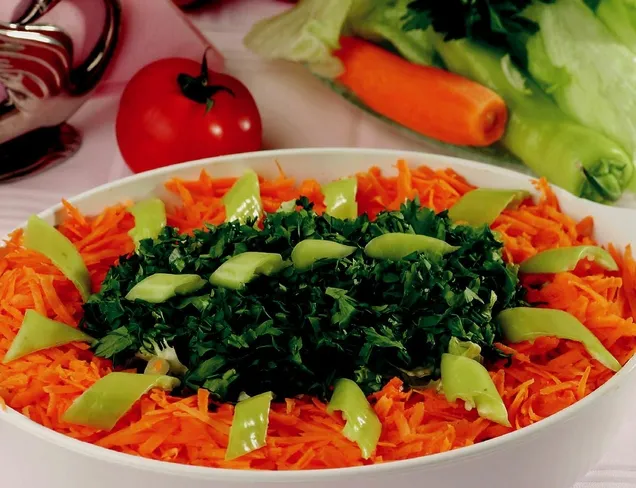Havuçlu Yeşil Salata