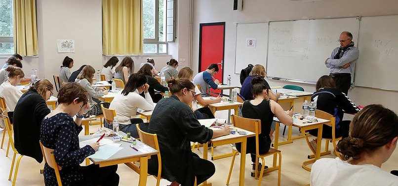 PARIS SCHOOL ACCUSED OF SEPARATISM