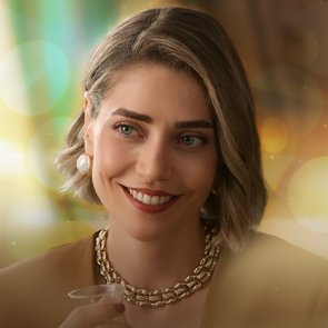 Öznur Serçeler  – Kimdir