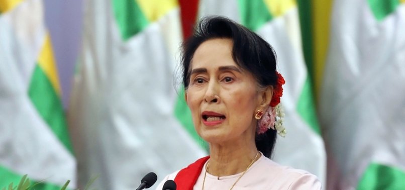 MYANMARS SUU KYI AWAITS VERDICT IN FIRST CORRUPTION CASE