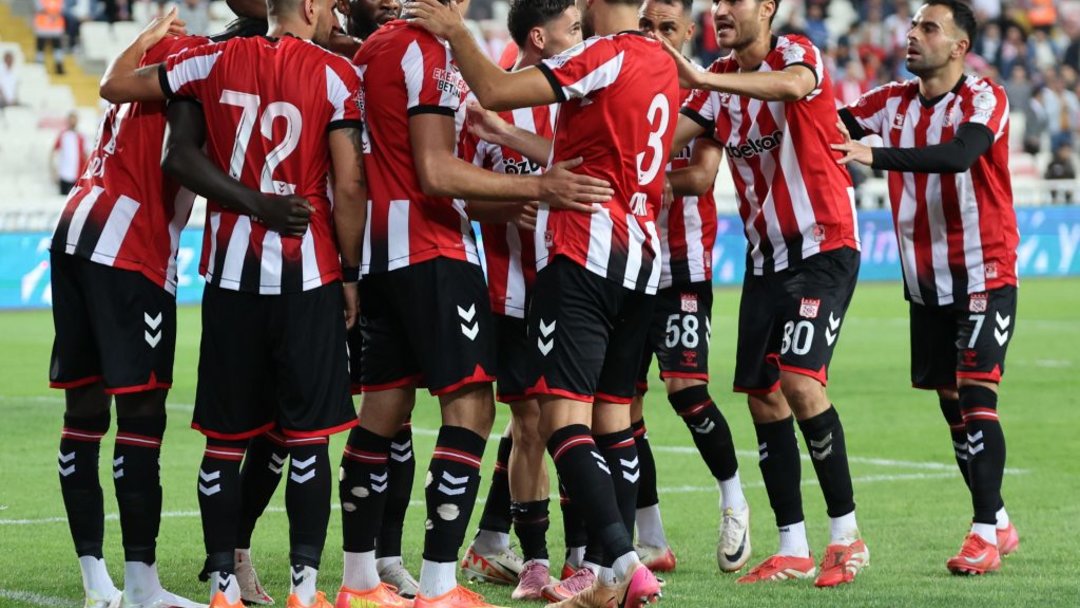 SİVASSPOR 8 MAÇ SONRA KAZANDI