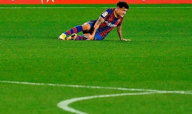 Barcelona's Coutinho to undergo knee surgery