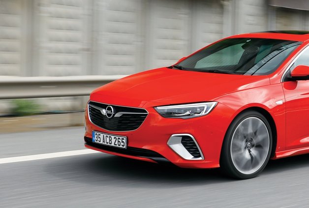 TEST - OPEL INSİGNİA GSİ BİTURBO DİZEL