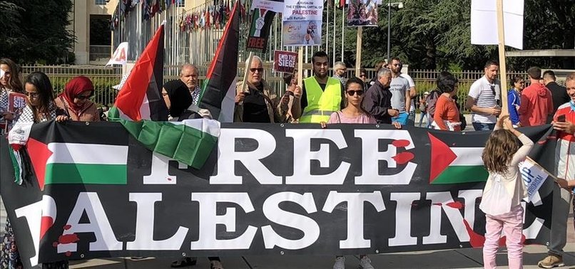 DEMONSTRATION TO SUPPORT PALESTINIANS HELD OUTSIDE UN