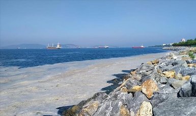 Marmara Sea cleared from more than 4,555 cubic meters of mucilage in last 12 days