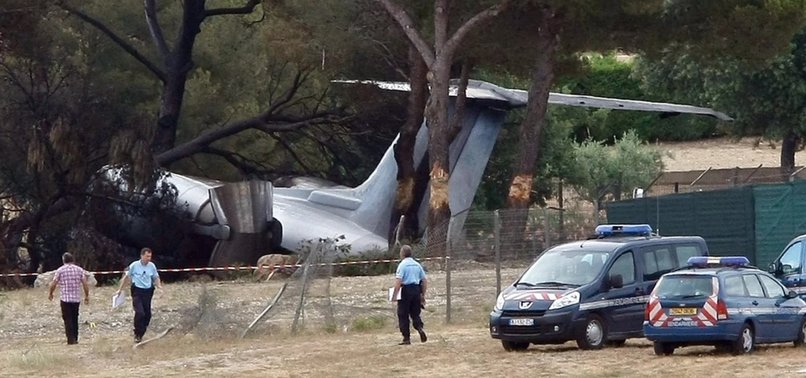 AIRPLANE CRASH IN SOUTHERN FRANCE LEAVES ONE DEAD, 3 INJURED