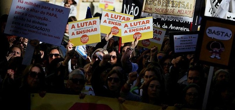 TENS OF THOUSANDS OF TEACHERS MARCH IN LISBON TO DEMAND BETTER PAY AND CONDITIONS
