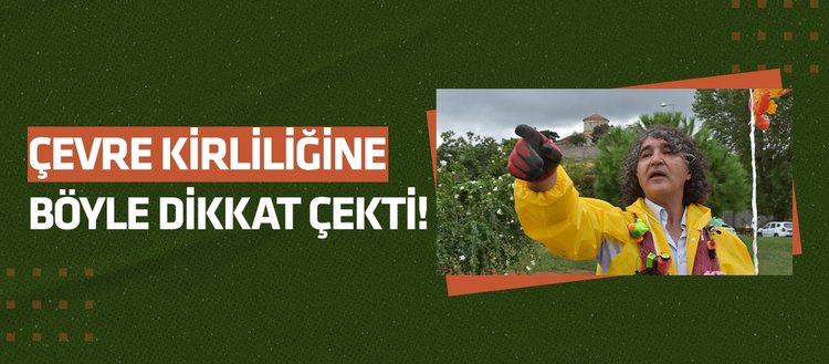 Trabzon’da bir akademisyen Atık adlı performansıyla çevre kirliliğine dikkat çekti